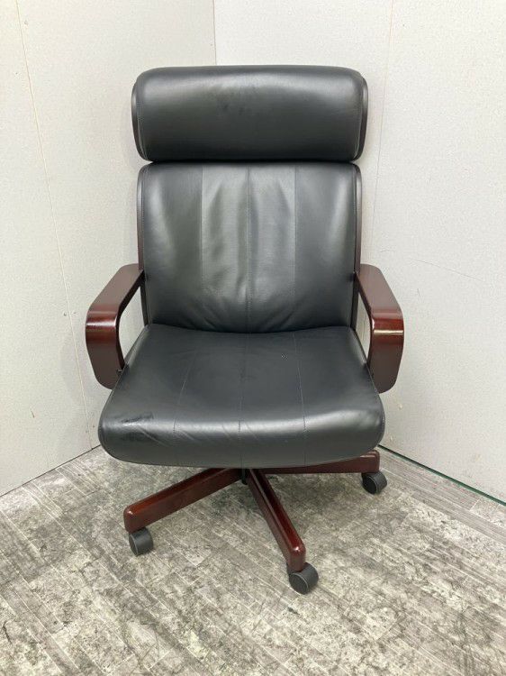 イトーキR-1タイプシリーズ 固定肘付エグゼクティブチェア 商品画像2