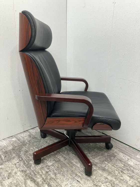 イトーキR-1タイプシリーズ 固定肘付エグゼクティブチェア 商品画像3