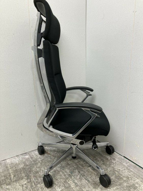 オカムラDuke(デューク)シリーズ 固定肘付デュークチェア 商品画像4