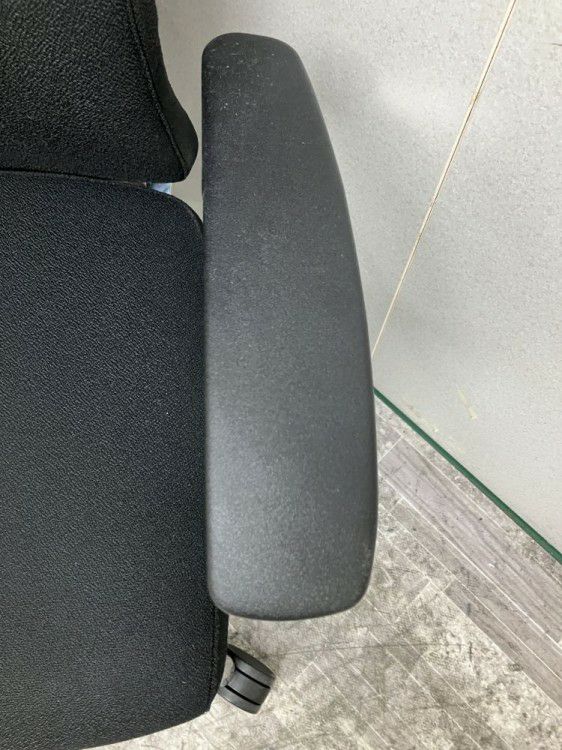 オカムラDuke(デューク)シリーズ 固定肘付デュークチェア 商品画像6