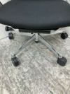 オカムラDuke(デューク)シリーズ 固定肘付デュークチェア 商品画像8