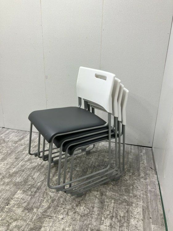 スタッキングチェア4脚セット 商品画像1