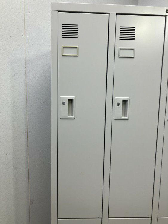 ウチダ（内田洋行）8人用ロッカー 商品画像3