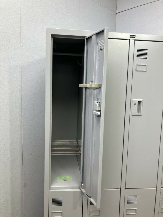 ウチダ（内田洋行）8人用ロッカー 商品画像4