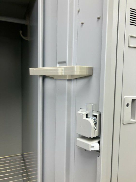 ウチダ（内田洋行）8人用ロッカー 商品画像7