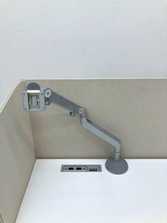 オカムラSwift(スイフト)シリーズ 1600電動昇降デスク 商品画像5