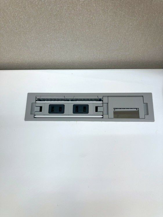 オカムラSwift(スイフト)シリーズ 1600電動昇降デスク 商品画像9