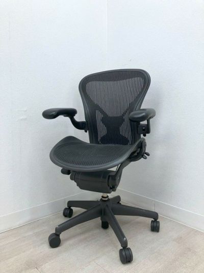 HermanMiller（ハーマンミラー）アーロンチェア 可動肘付アーロンチェア 商品画像1