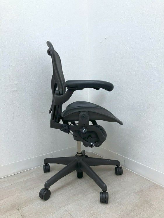 HermanMiller（ハーマンミラー）アーロンチェア 可動肘付アーロンチェア 商品画像3