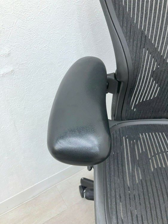HermanMiller（ハーマンミラー）アーロンチェア 可動肘付アーロンチェア 商品画像9