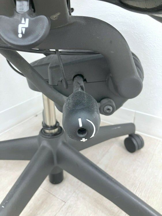 HermanMiller（ハーマンミラー）アーロンチェア 可動肘付アーロンチェア 商品画像15