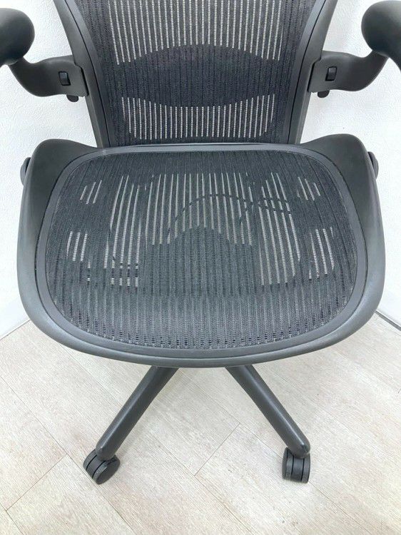 HermanMiller（ハーマンミラー）アーロンチェア 可動肘付アーロンチェア 商品画像11