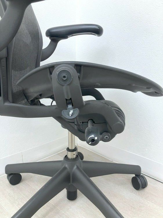 HermanMiller（ハーマンミラー）アーロンチェア 可動肘付アーロンチェア 商品画像12