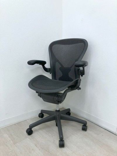 HermanMiller（ハーマンミラー）アーロンチェア 可動肘付アーロンチェア 商品画像1