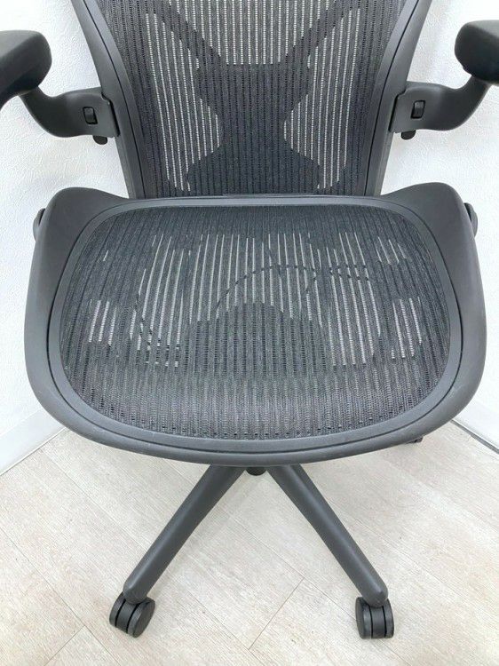 HermanMiller（ハーマンミラー）アーロンチェア 可動肘付アーロンチェア 商品画像11