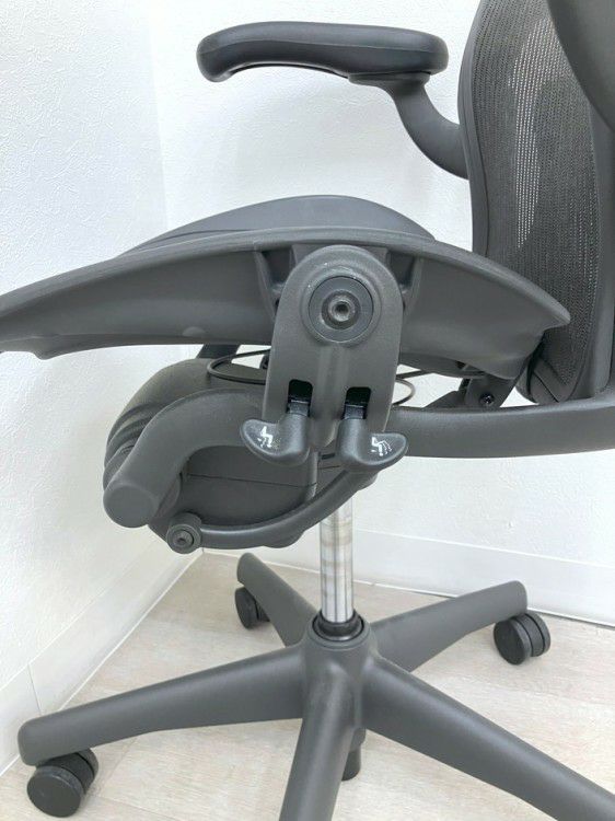 HermanMiller（ハーマンミラー）アーロンチェア 可動肘付アーロンチェア 商品画像16