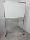 イトーキ上下スライド式縦型脚付ホワイトボード 商品画像1