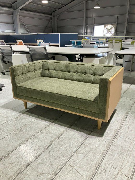 カワジュンエーデルシリーズ 2人掛けソファ 商品画像1