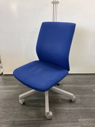 オカムラオムネスシリーズ オムネスチェア 商品画像1