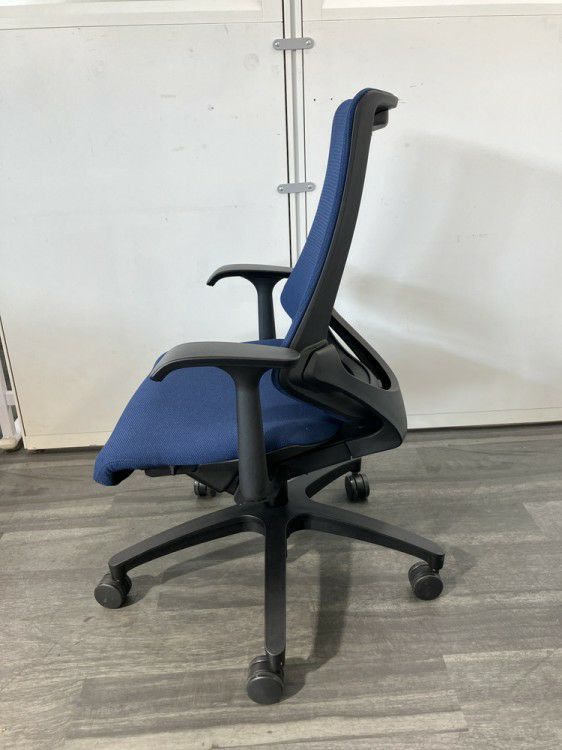 イトーキf(エフチェア)シリーズ 固定肘付エフチェア 商品画像3