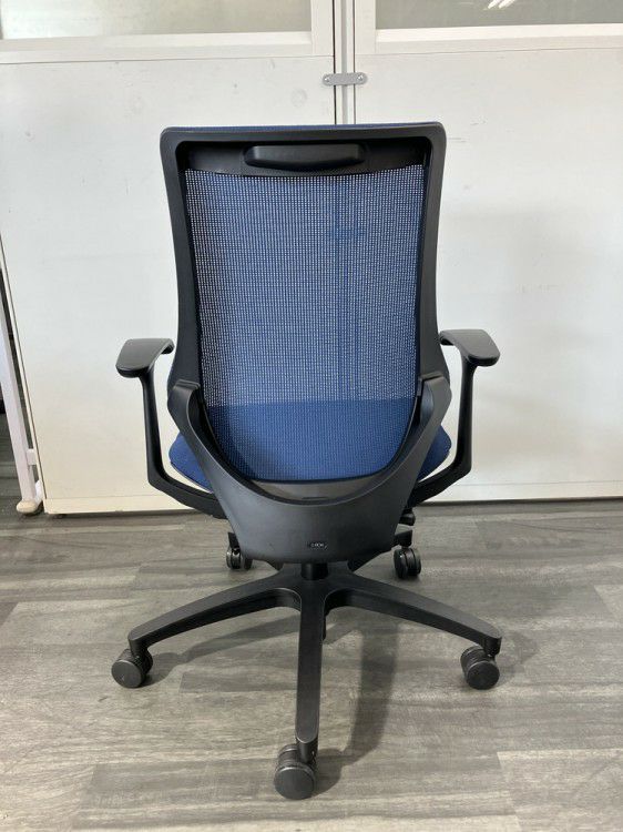 イトーキf(エフチェア)シリーズ 固定肘付エフチェア 商品画像4