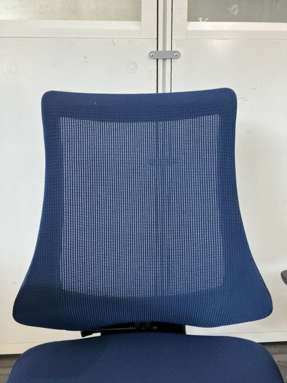 イトーキf(エフチェア)シリーズ 固定肘付エフチェア 商品画像11