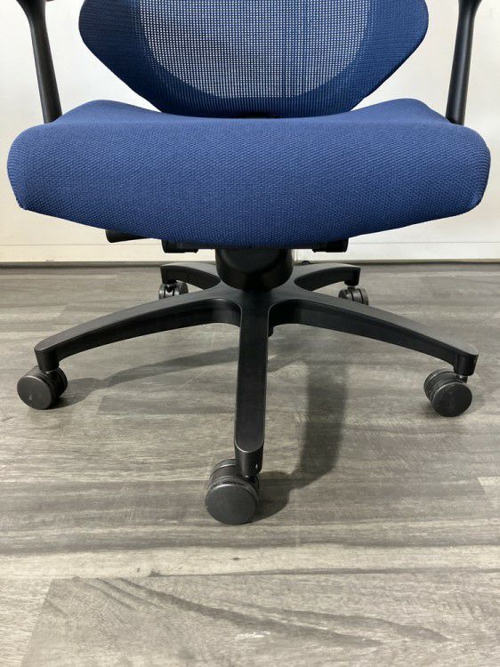 イトーキf(エフチェア)シリーズ 固定肘付エフチェア 商品画像15