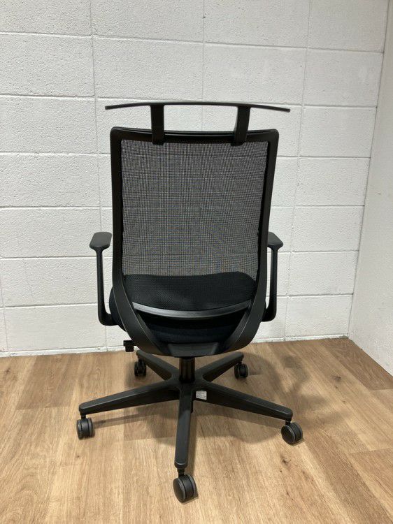 コクヨMitra2（ミトラ2）チェア 固定肘付ミトラ2チェア 商品画像3