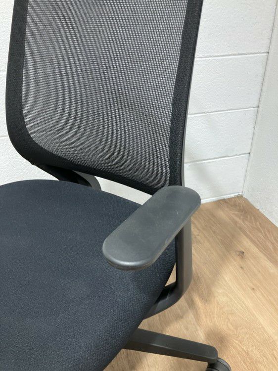 コクヨMitra2（ミトラ2）チェア 固定肘付ミトラ2チェア 商品画像5