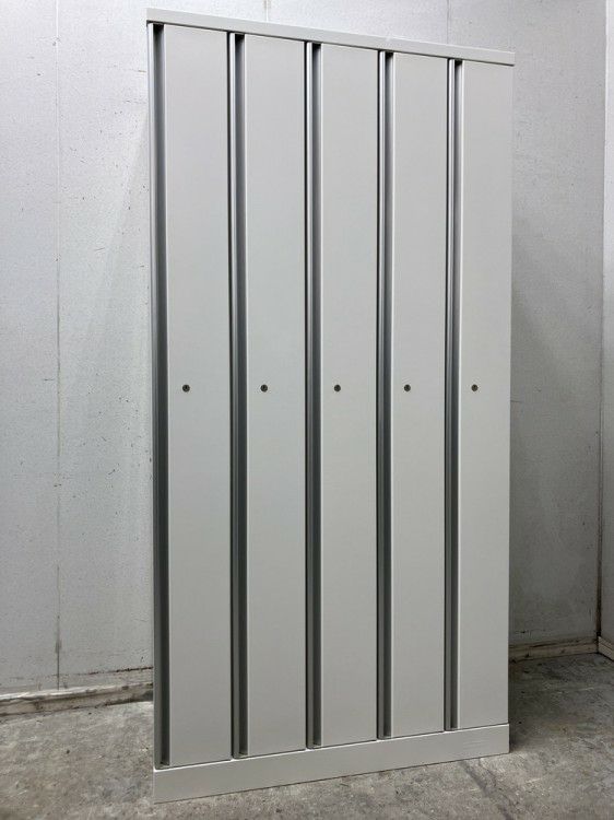 オカムラSWタイプシリーズ 5人用ロッカー 商品画像1
