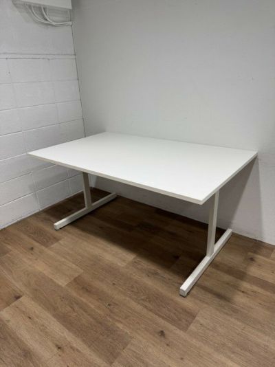 ウチダ（内田洋行）notio(ノティオ)シリーズ ミーティングテーブル 商品画像1