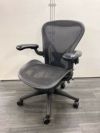 HermanMiller（ハーマンミラー）アーロンチェア 可動肘付アーロンチェア 商品画像1
