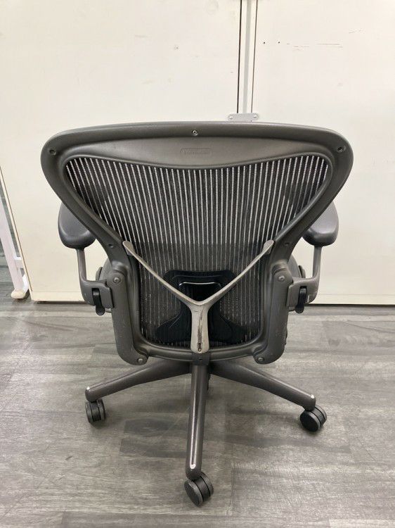 HermanMiller（ハーマンミラー）アーロンチェア 可動肘付アーロンチェア 商品画像4