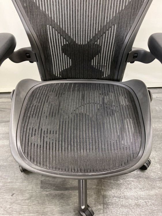 HermanMiller（ハーマンミラー）アーロンチェア 可動肘付アーロンチェア 商品画像11