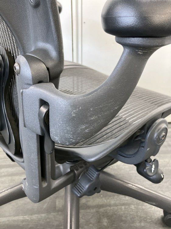 HermanMiller（ハーマンミラー）アーロンチェア 可動肘付アーロンチェア 商品画像3