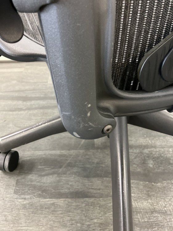 HermanMiller（ハーマンミラー）アーロンチェア 可動肘付アーロンチェア 商品画像8