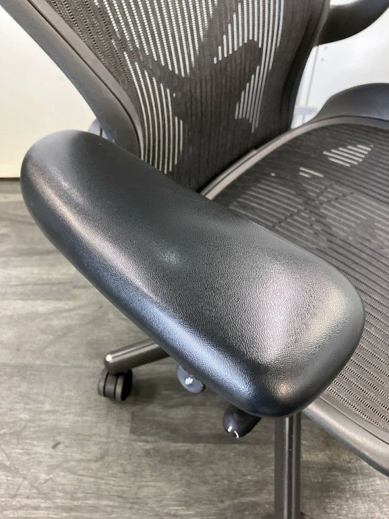 HermanMiller（ハーマンミラー）アーロンチェア 可動肘付アーロンチェア 商品画像20