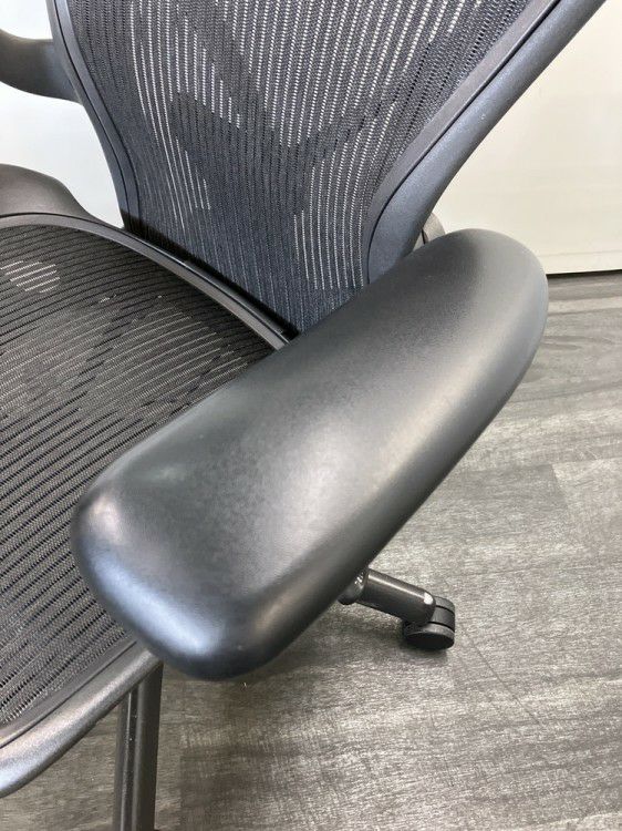 HermanMiller（ハーマンミラー）アーロンチェア 可動肘付アーロンチェア 商品画像22