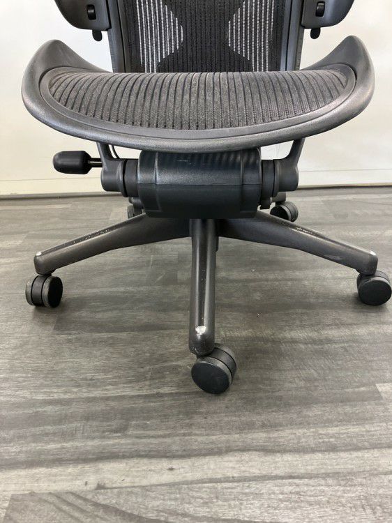 HermanMiller（ハーマンミラー）アーロンチェア 可動肘付アーロンチェア 商品画像23