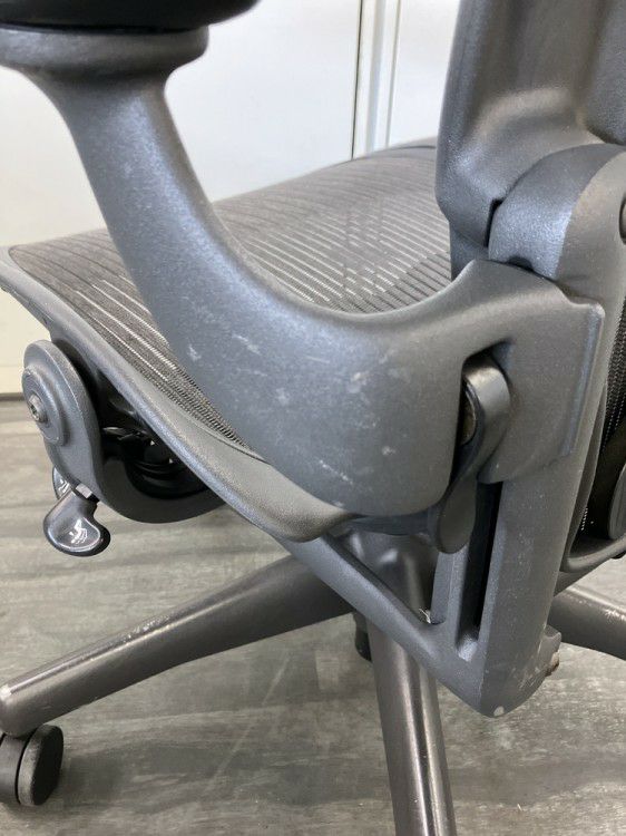 HermanMiller（ハーマンミラー）アーロンチェア 可動肘付アーロンチェア 商品画像24