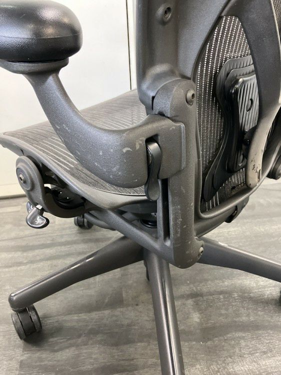 HermanMiller（ハーマンミラー）アーロンチェア 可動肘付アーロンチェア 商品画像4