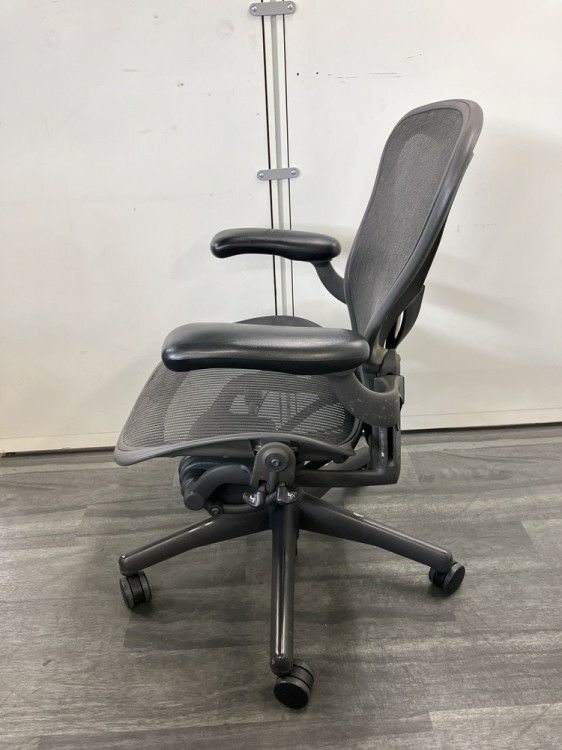 HermanMiller（ハーマンミラー）アーロンチェア 可動肘付アーロンチェア 商品画像12