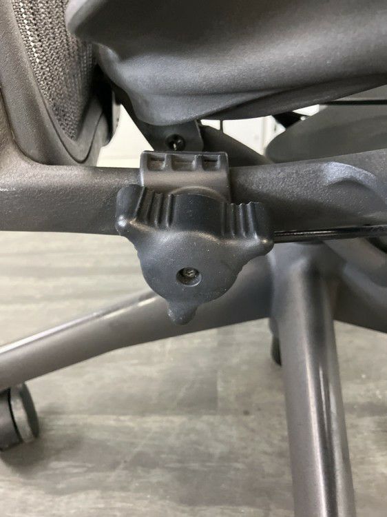 HermanMiller（ハーマンミラー）アーロンチェア 可動肘付アーロンチェア 商品画像17