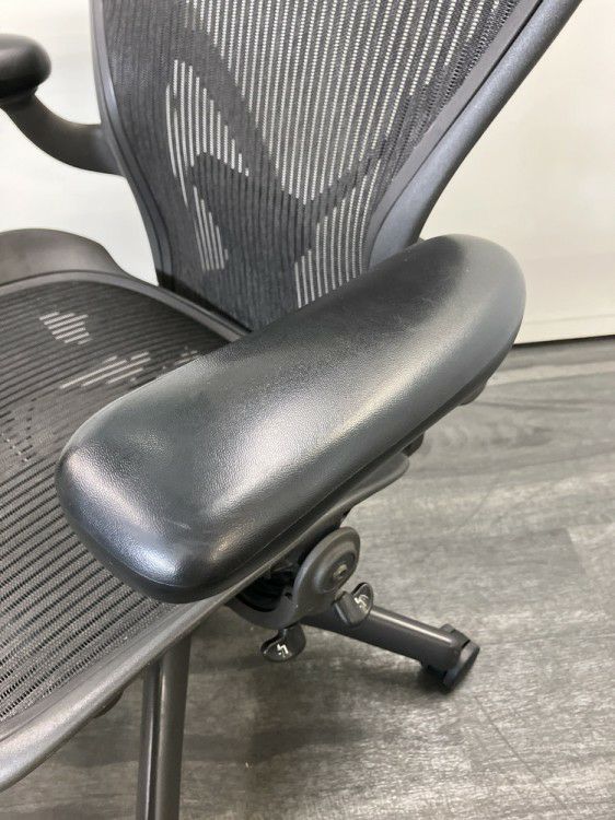 HermanMiller（ハーマンミラー）アーロンチェア 可動肘付アーロンチェア 商品画像22