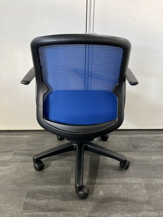 ウチダ（内田洋行）エニーザ（Anyza）チェア 固定肘付エニーザチェア 商品画像4