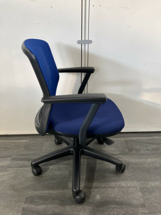 ウチダ（内田洋行）エニーザ（Anyza）チェア 固定肘付エニーザチェア 商品画像5