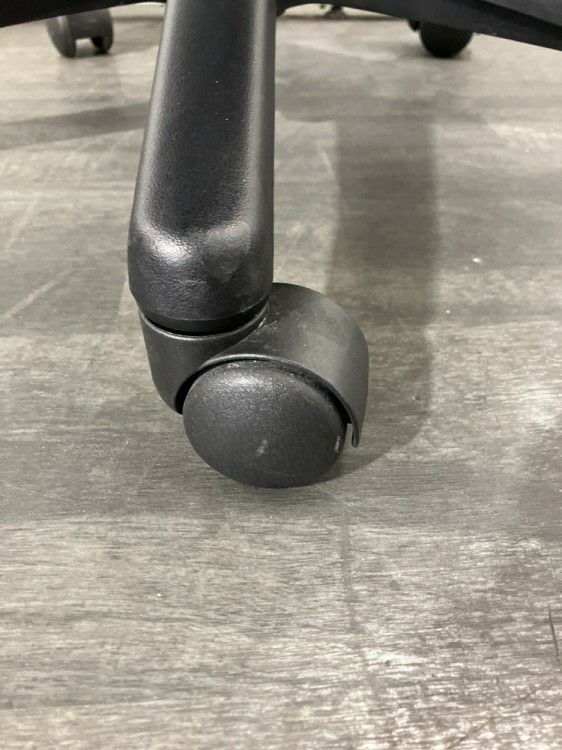 ウチダ（内田洋行）エニーザ（Anyza）チェア 固定肘付エニーザチェア 商品画像12