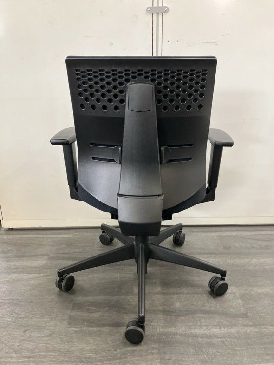 コクヨWizard2(ウィザード2)チェア 可動肘付ウィザード2チェア 商品画像4