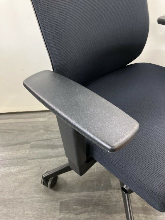 コクヨWizard2(ウィザード2)チェア 可動肘付ウィザード2チェア 商品画像10