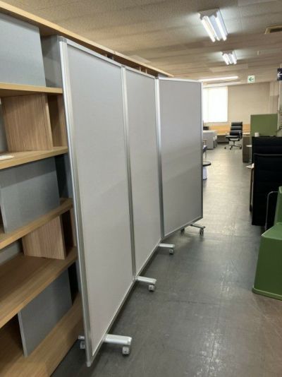 3連折畳パーテーション 商品画像1